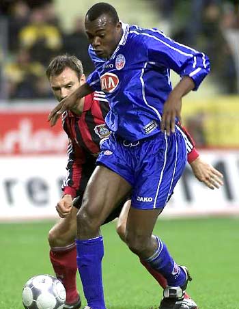 通过严格的 通过严格的